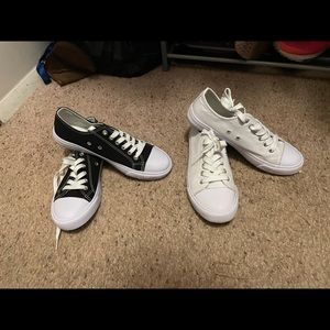 Women’s canvas shoes